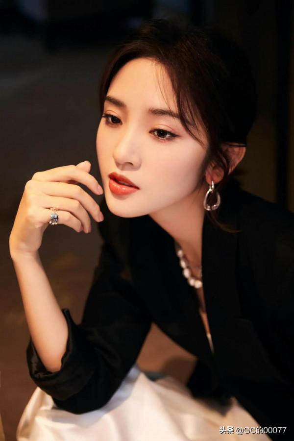 明星圖片唐藝昕