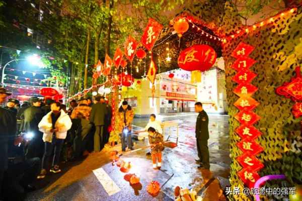 軍營美食街，好吃還免費