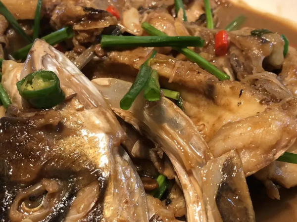 潮爸11月24日午餐記錄，湖北經典菜魚頭泡飯、滑藕片