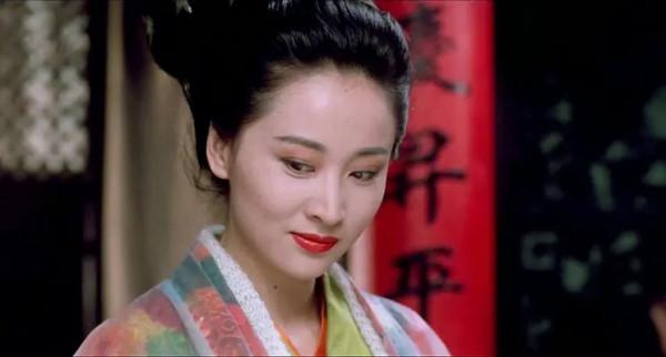 “邀月宮主”於莉,曾被張藝謀視為女神,如今58歲淪為背景板 “邀月宮主”於莉,曾被張藝謀視為女神,如今58歲淪為背景板