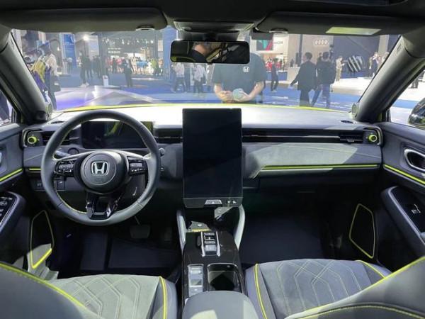 進博會上看新車 新能源汽車是絕對的主角