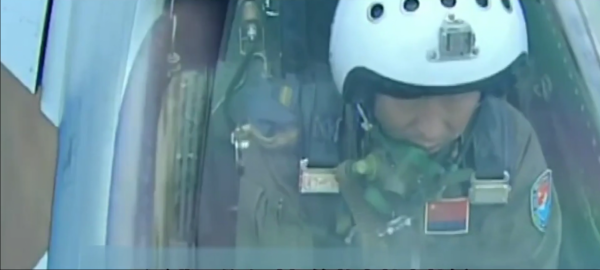 殲10空中停車，中國飛行員李峰成功迫降，為國家挽回3億損失