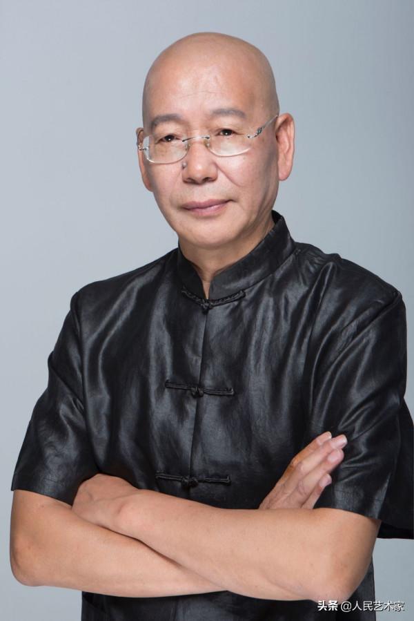 《山海經》裡的遠古異獸，在他的筆下活了過來