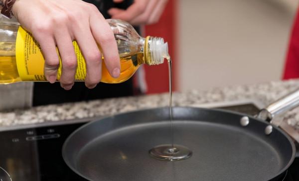 花生油、大豆油、玉米油,哪種比較健康?不妨瞭解一下 花生油、大豆油、玉米油,哪種比較健康?不妨瞭解一下