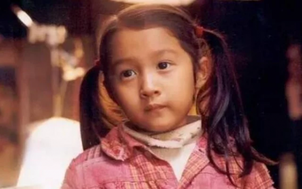 關曉彤父親終於曝光了,低調20多年,原來是我們熟悉的他 關曉彤父親終於曝光了,低調20多年,原來是我們熟悉的他