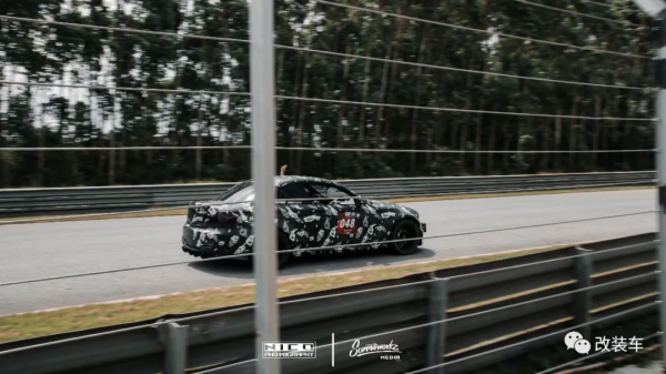 珍獸般的黑武士寶馬1M,開慣了500馬力本田S2000也不一定能駕馭 珍獸般的黑武士寶馬1M,開慣了500馬力本田S2000也不一定能駕馭