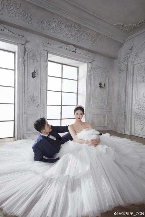 祝百年好合！張常寧微博曬與吳冠希婚紗照：六月婚禮見