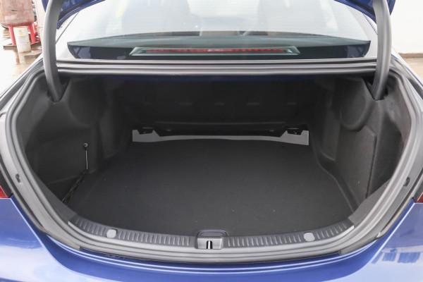 實拍賓士E級：起步43&period;99萬元，披上運動外衣後，還能吸引眼球嗎？