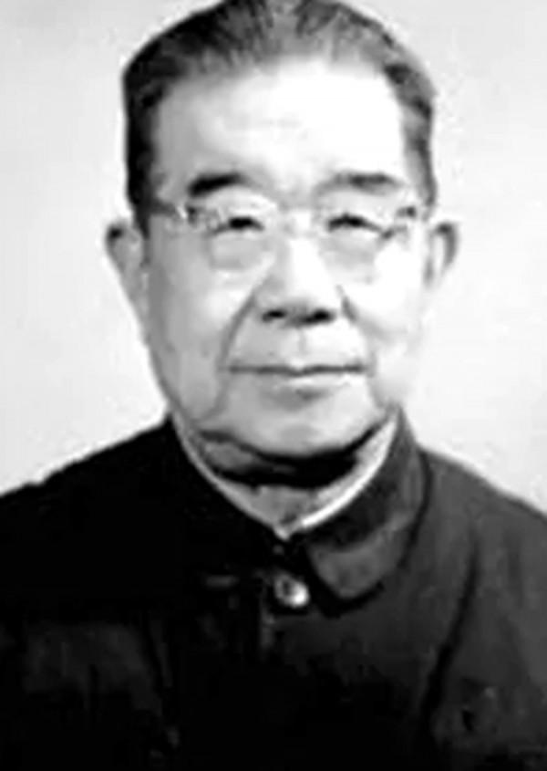 他曾擔任東北局的秘書長,48歲被撤職,晚年享受正部級待遇 他曾擔任東北局的秘書長,48歲被撤職,晚年享受正部級待遇