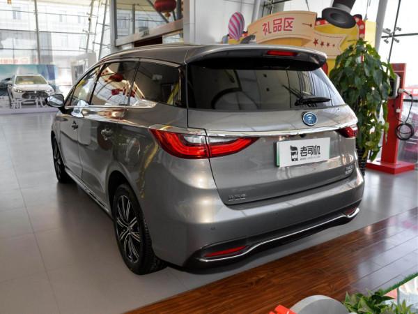 油耗1.2L家用6座MPV，配置高省油空間大，實拍宋MAX新能源