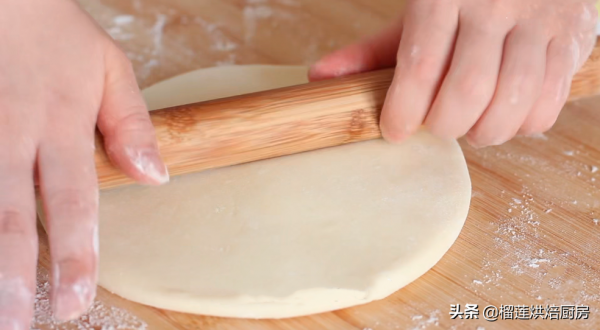 有手就能做的乳酪餅教程，免廚師機免揉，爆拉絲鬆軟香甜不幹不硬