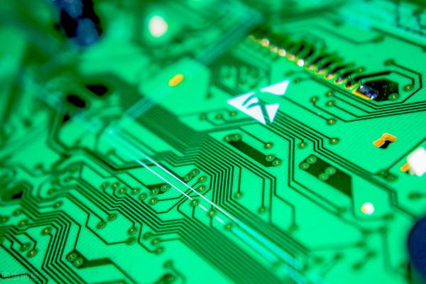 明年中國經濟將先降後升！A股將上一個臺階！5板塊能貫穿全年