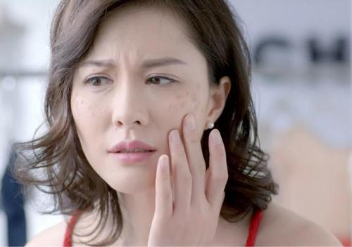 一女子堅持喝西紅柿汁想祛斑，後來有什麼變化？不妨瞭解一下