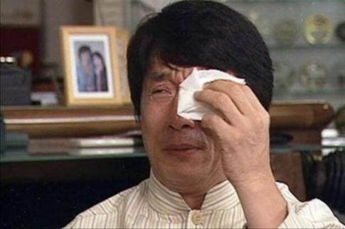 成龍同父異母的哥哥，生活拮据，73歲才見到自己的明星弟弟