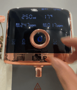 自來水進去,淨開水出來,宜盾普淨飲機讓喝水“一鍵直達” 自來水進去,淨開水出來,宜盾普淨飲機讓喝水“一鍵直達”