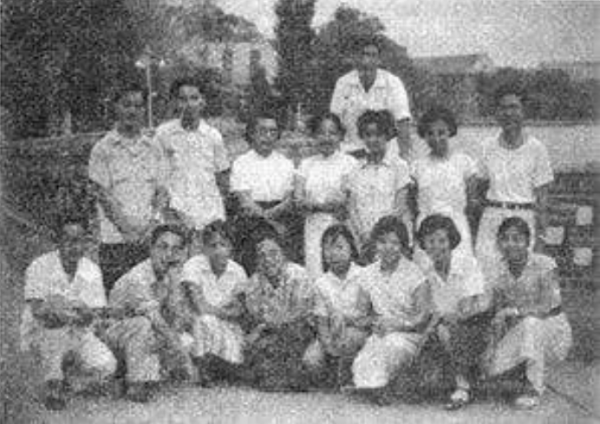 1984年“八一”為何不舉行慶祝活動？人民大會堂準備追悼會和花圈