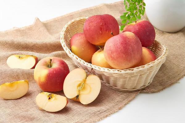 堅持晨起空腹吃一個蘋果,身體會有何變化?不妨瞭解,或有益健康 堅持晨起空腹吃一個蘋果,身體會有何變化?不妨瞭解,或有益健康