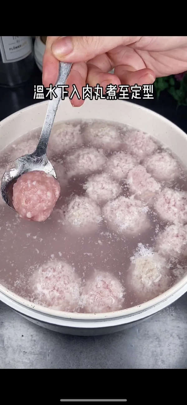 這個季節一定要給孩子多喝這道紫菜肉丸湯,補鐵又補鈣 這個季節一定要給孩子多喝這道紫菜肉丸湯,補鐵又補鈣