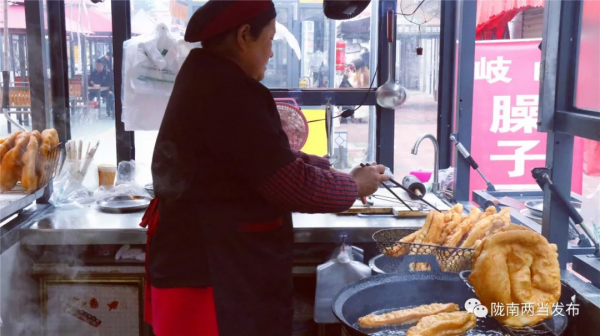 請接收兩當冬日裡熱騰騰的早餐