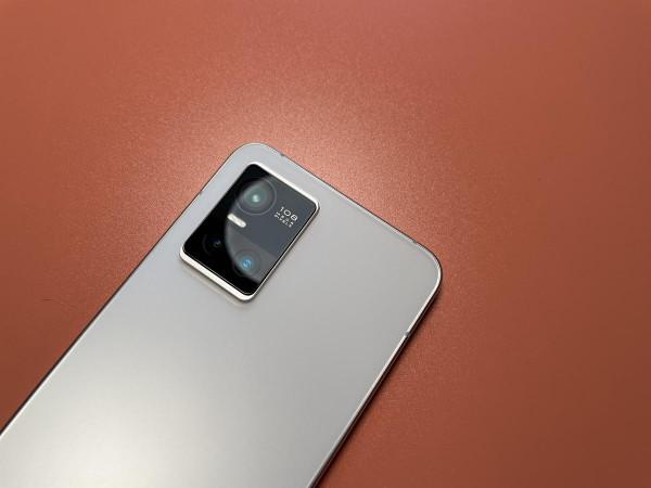 輕薄機身和1億畫素主攝 拍照和外觀全面進化的vivo S10 Pro 輕薄機身和1億畫素主攝 拍照和外觀全面進化的vivo S10 Pro