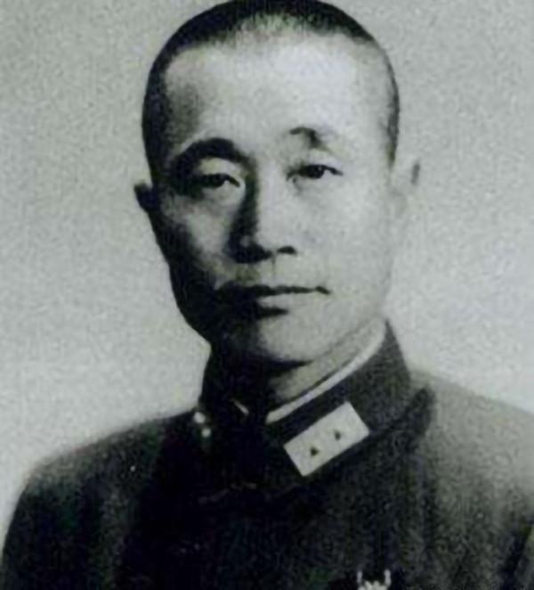 杜聿明的特殊身份!既是蔣介石的嫡系大將,也是紅軍烈士的家屬 杜聿明的特殊身份!既是蔣介石的嫡系大將,也是紅軍烈士的家屬