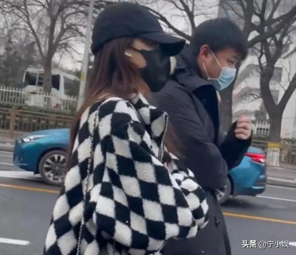 沒想到這8位明星竟是首次參加央視春晚，其中出道最久的已有22年