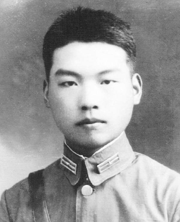 解放戰爭中，貢獻最大的3位紅色特工是誰？為何建國後職務不高