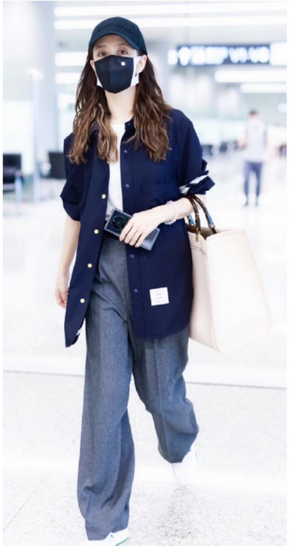 絲質襯衣+西裝闊腿褲 絲質襯衣+西裝闊腿褲