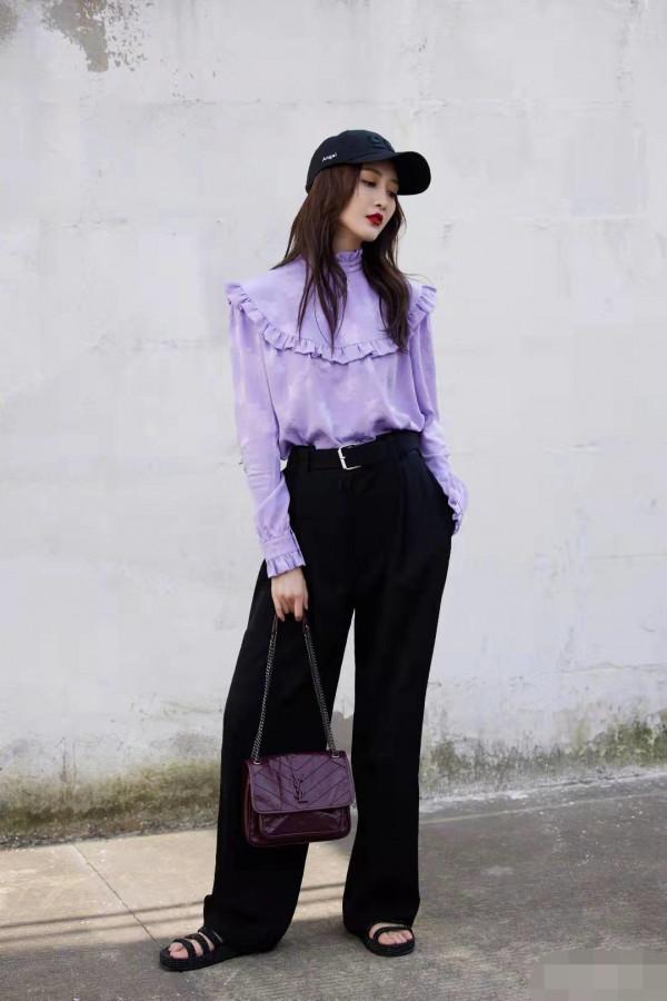 王鷗衣品太絕了，玩“四重疊穿”也不顯累贅，反而高階又有範