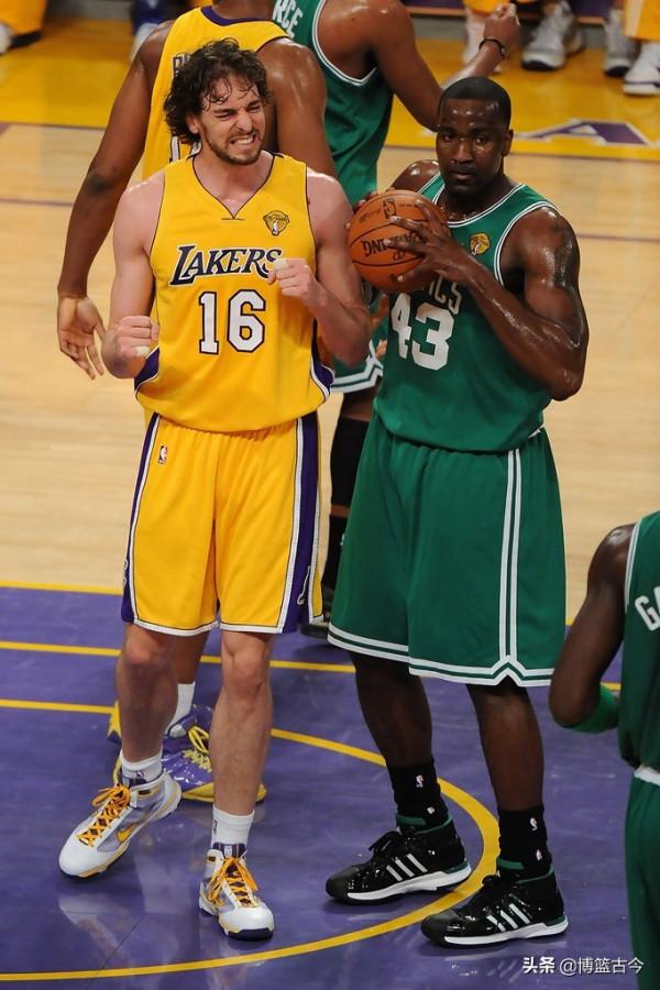 湖人10年搶七奪冠靠裁判？綠軍防守有天然弱點，帕金斯缺陣是關鍵