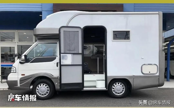 帶四驅的馬自達房車，配1.8T動力自動擋，佈局巧妙能滿足5人睡覺