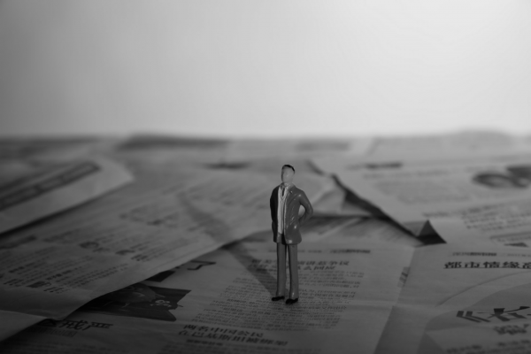 港口堵成一鍋粥！巨頭紛紛包船，小賣家慘了