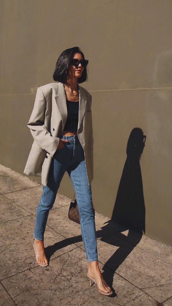 被熱捧的“極簡風”，為什麼歐美人輕鬆贏？穿衣的真相，該明白了