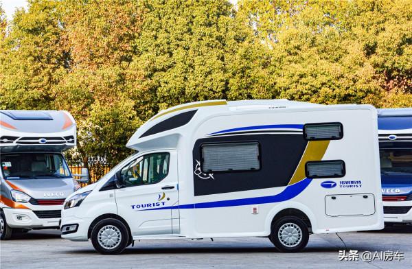 花光積蓄旅行？入不敷出？4座2.0T福特房車拎包即可入住，還省錢