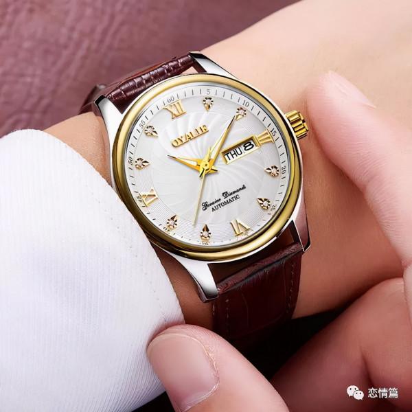 陪領匯出差，發現滿屋領導都戴“機械錶”，霸氣側漏，男人味十足