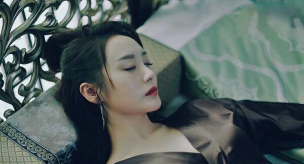 被渣男拉下水，好友取關微博，雖然招黑，卻一直努力著，李純加油