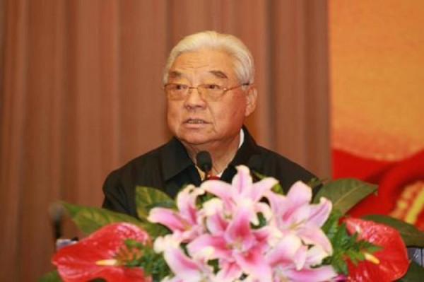 他61歲任總後勤部政委，在67軍工作時餘秋裡很欣賞他，65歲授上將