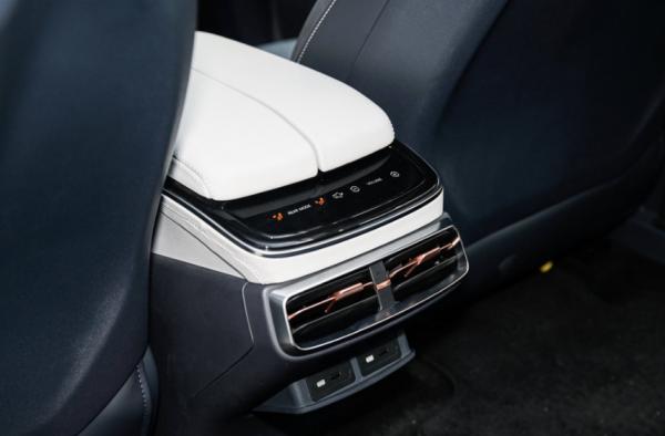 上個廁所時間就能充80%電量，華為新車獵殺“特斯拉們”時刻來了