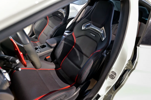 4.4秒破百的二手GLA45 AMG,是SUV更是效能猛獸 4.4秒破百的二手GLA45 AMG,是SUV更是效能猛獸