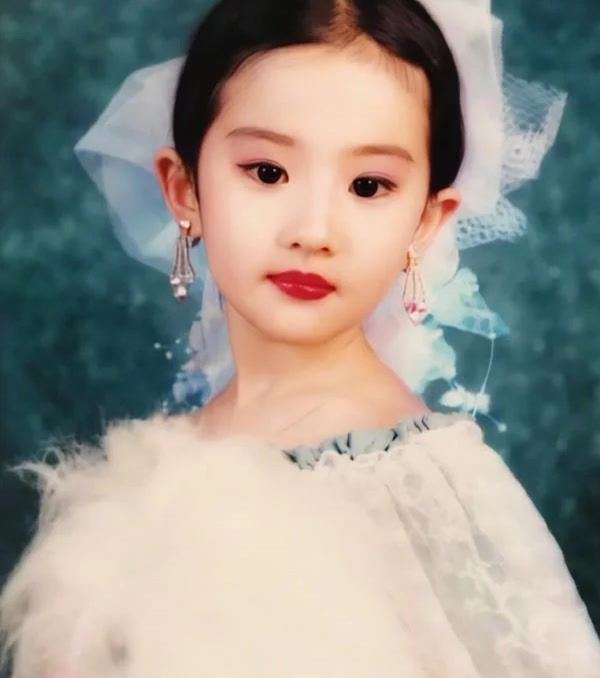 難怪劉亦菲從不接清宮劇,當她換上甄嬛裝扮,網友:直接大結局 難怪劉亦菲從不接清宮劇,當她換上甄嬛裝扮,網友:直接大結局