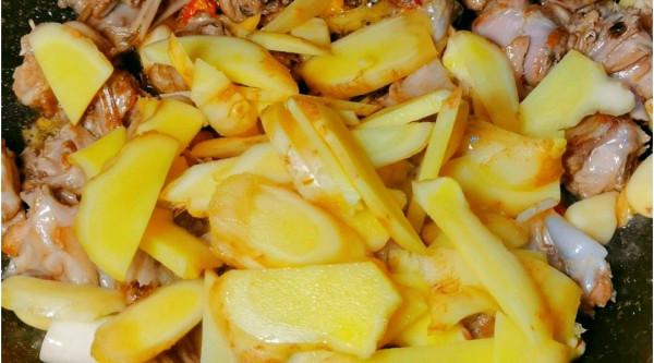 川菜的另一經典：子姜鴨，肉質軟嫩，麻辣適中，養生還養身