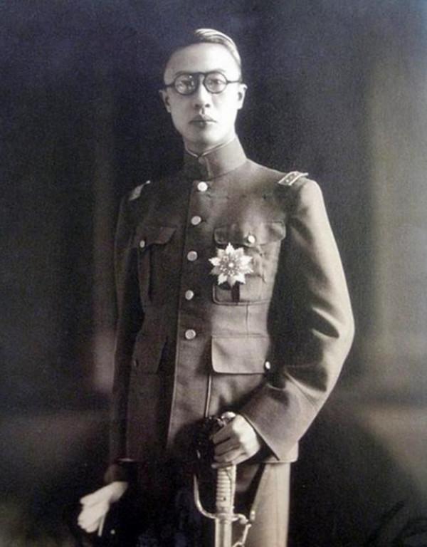 國軍上將李杜在重慶被捕,2年後鄧公下令將其釋放並命人道歉,為何? 國軍上將李杜在重慶被捕,2年後鄧公下令將其釋放並命人道歉,為何?