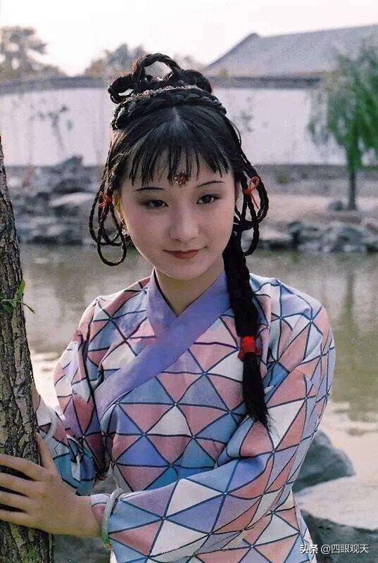 冷眼看紅樓：林黛玉為何要配許多薔薇硝？她在努力維繫自己的社交