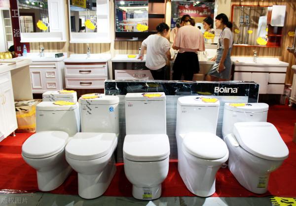 馬桶，便宜的幾百元，貴的幾千元，有什麼區別？有必要買貴的嗎？