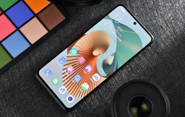 從3298元跌至2198元，6400萬四攝+55W，吳京代言的旗艦已一降再降