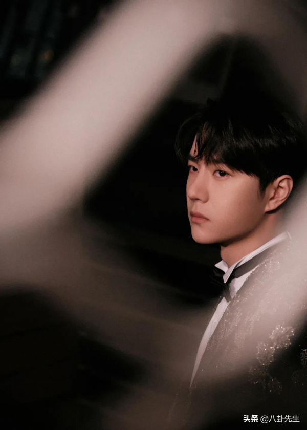 P圖前後差別大的6位明星:張萌判若兩人,關曉彤圓臉變V臉 P圖前後差別大的6位明星:張萌判若兩人,關曉彤圓臉變V臉