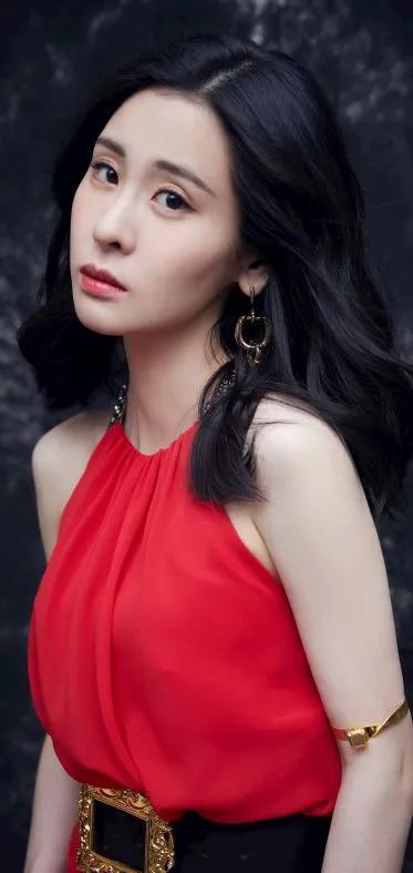 張碧晨好美，沒有婚禮的她，突然有娃了，覺得她太不值了