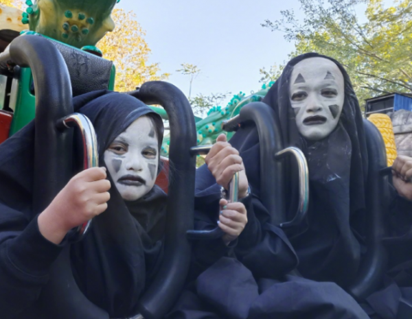 老師要求模仿“世界名畫”，看到學生的仿品，網友：欠你個奧斯卡