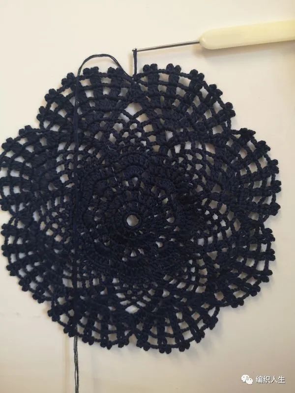 用編織給生活增添一點精緻，實用鉤針杯墊鍋墊（有編織圖解）