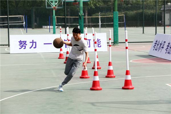 為什麼有些人打籃球喜歡大力運球？